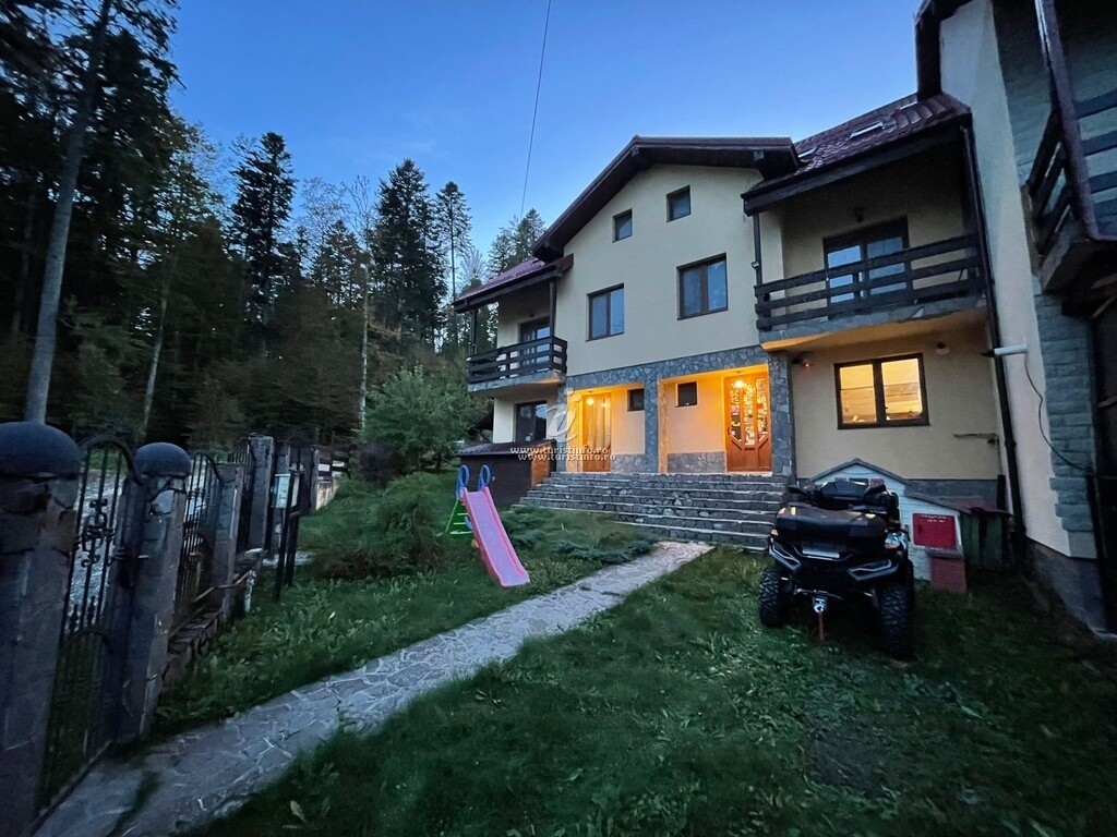 Vila Padurea Regală