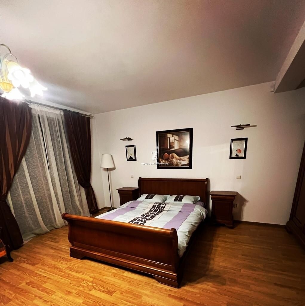 Vila Padurea Regală