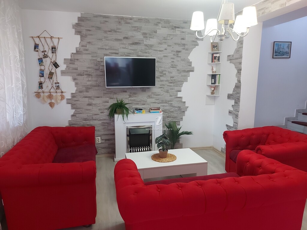 Pensiunea Căsuța cu Trandafiri 2
