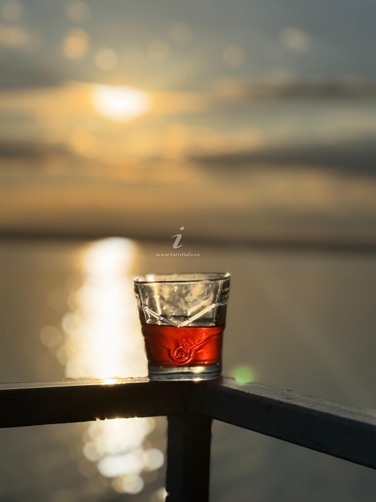 Breeze By The Lake