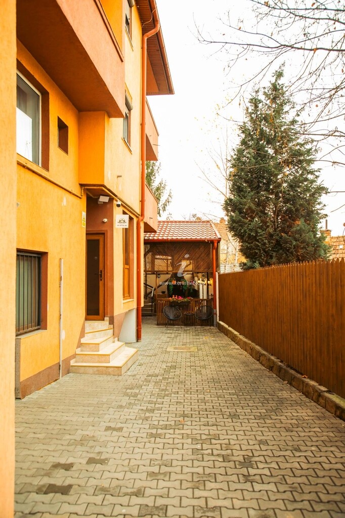 Pensiunea Random House