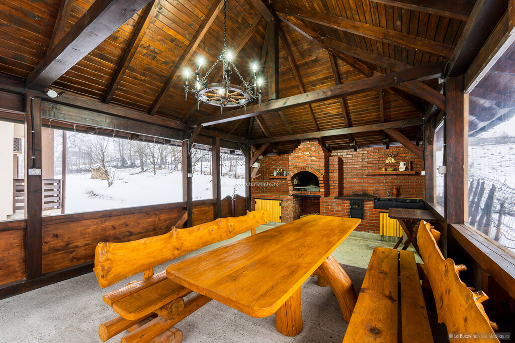 Camere de închiriat La Bucovina