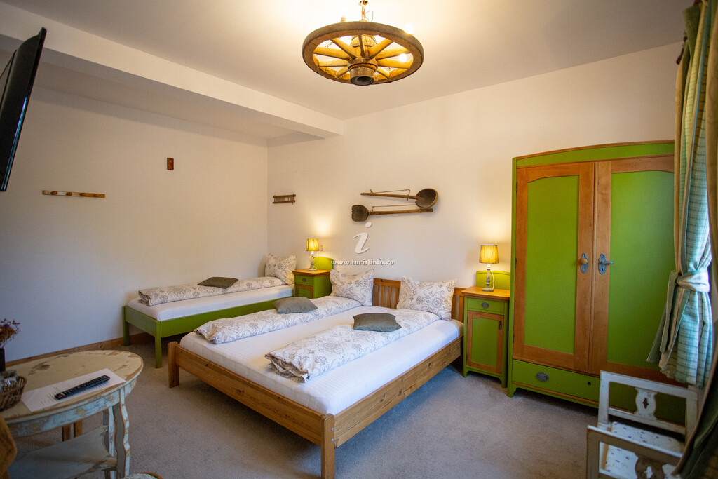 Pensiunea Casa Moşului
