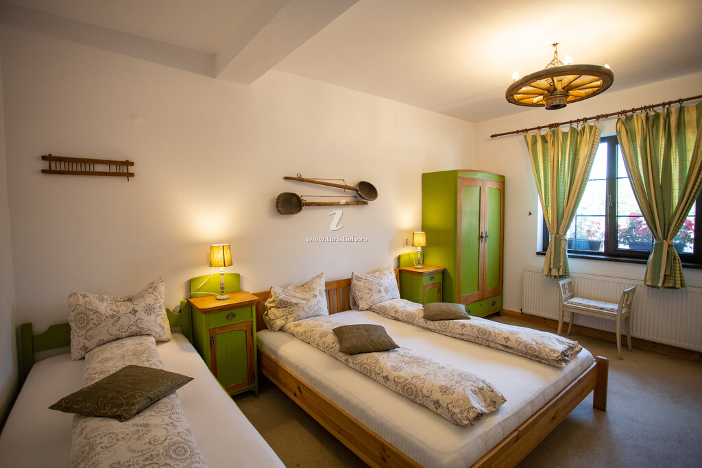Pensiunea Casa Moşului
