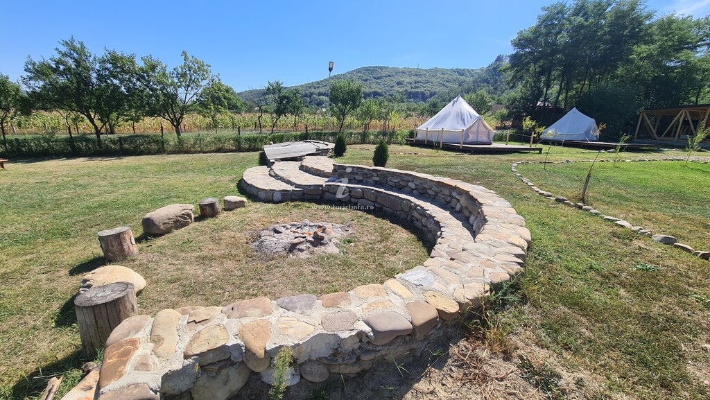 Glamping Arca Rafting Camp