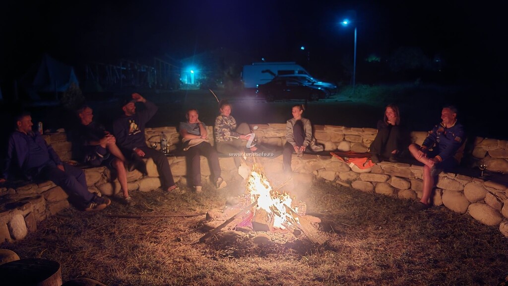 Glamping Arca Rafting Camp