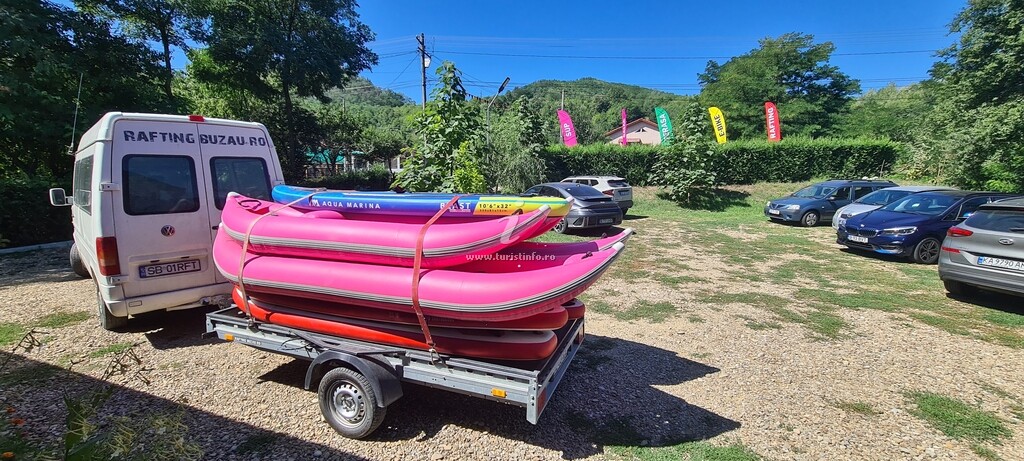 Glamping Arca Rafting Camp
