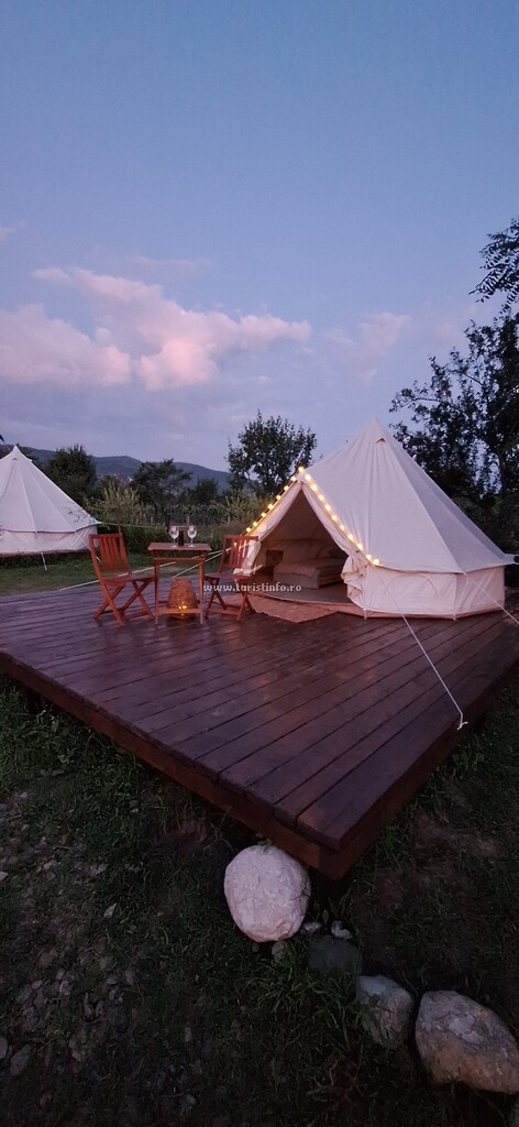 Glamping Arca Rafting Camp