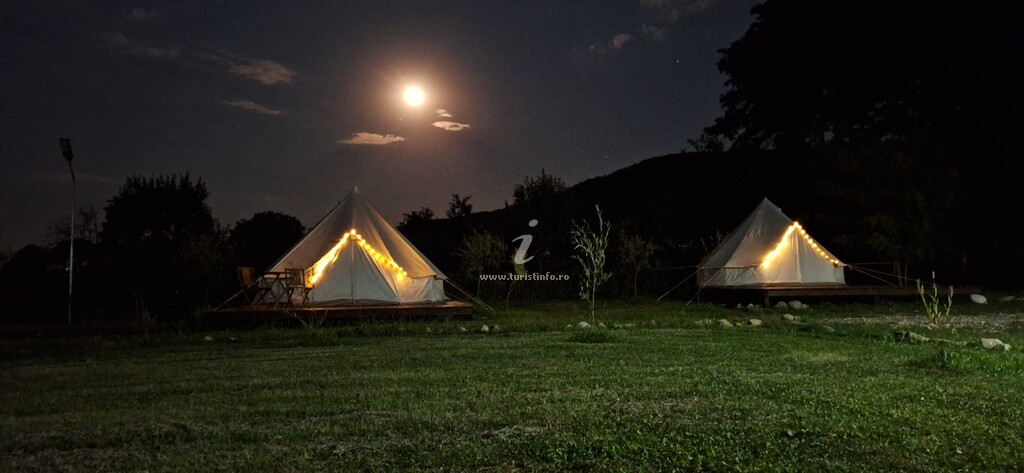 Glamping Arca Rafting Camp