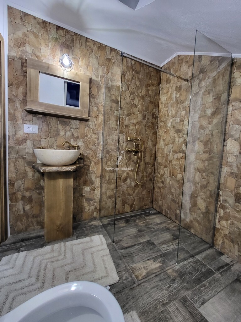 Pensiunea Cerdacul cu Amintiri