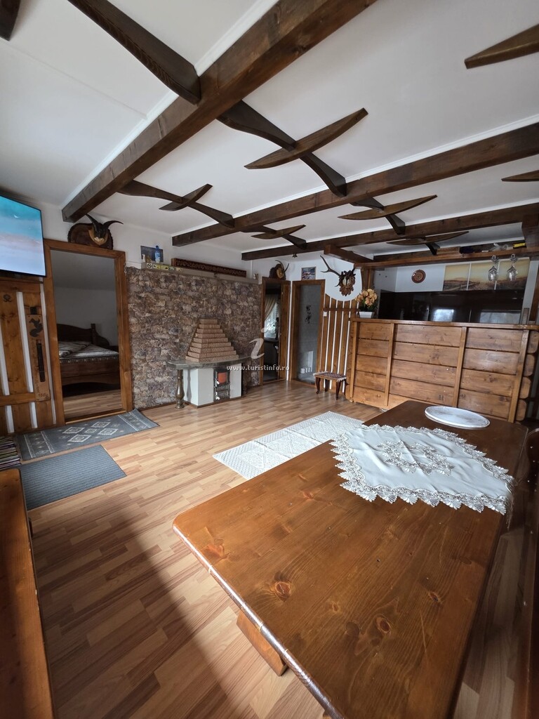 Cabana Casa Cu Veveriţe