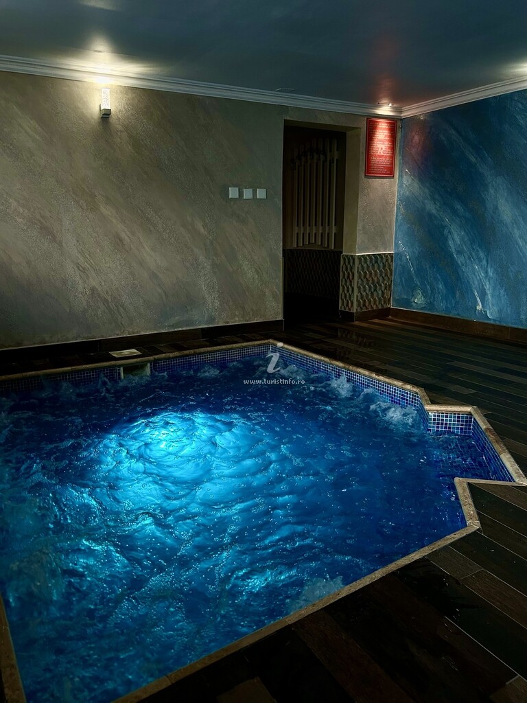 Pensiunea Regal