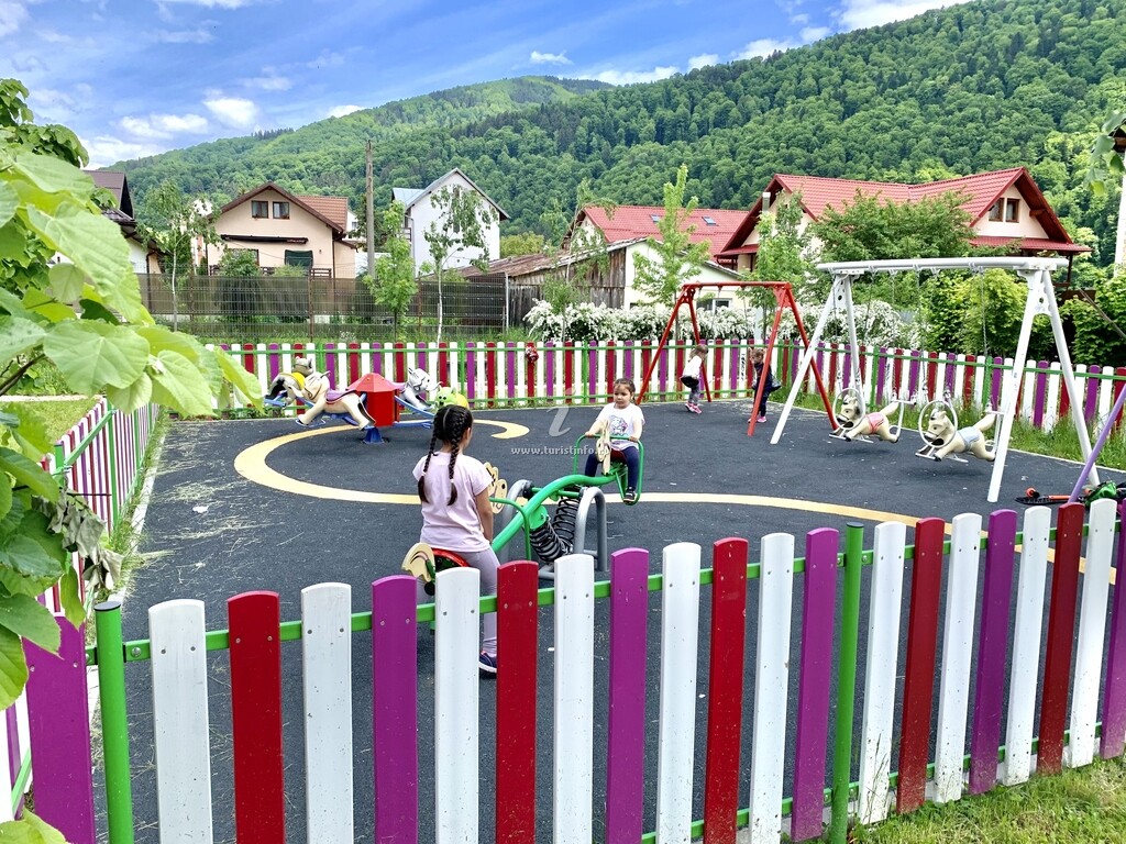 Casa de vacanță Holiday Home