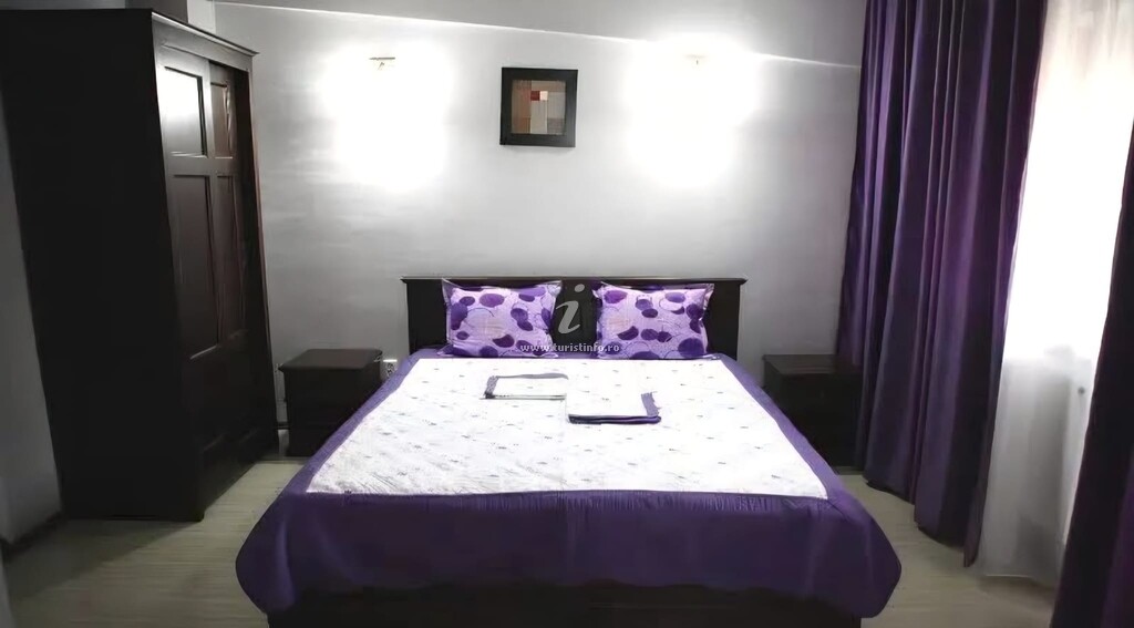 Naparis Boutique