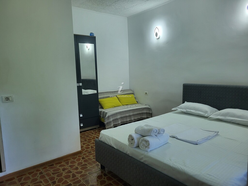 Camere de închiriat La Uta