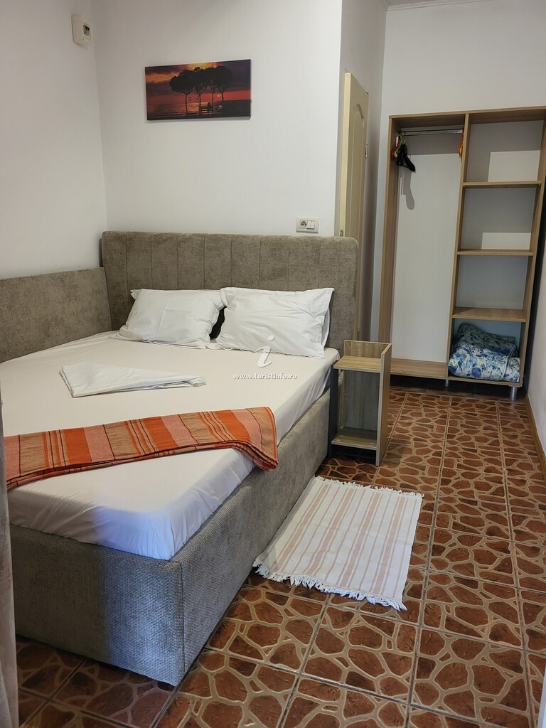 Camere de închiriat La Uta