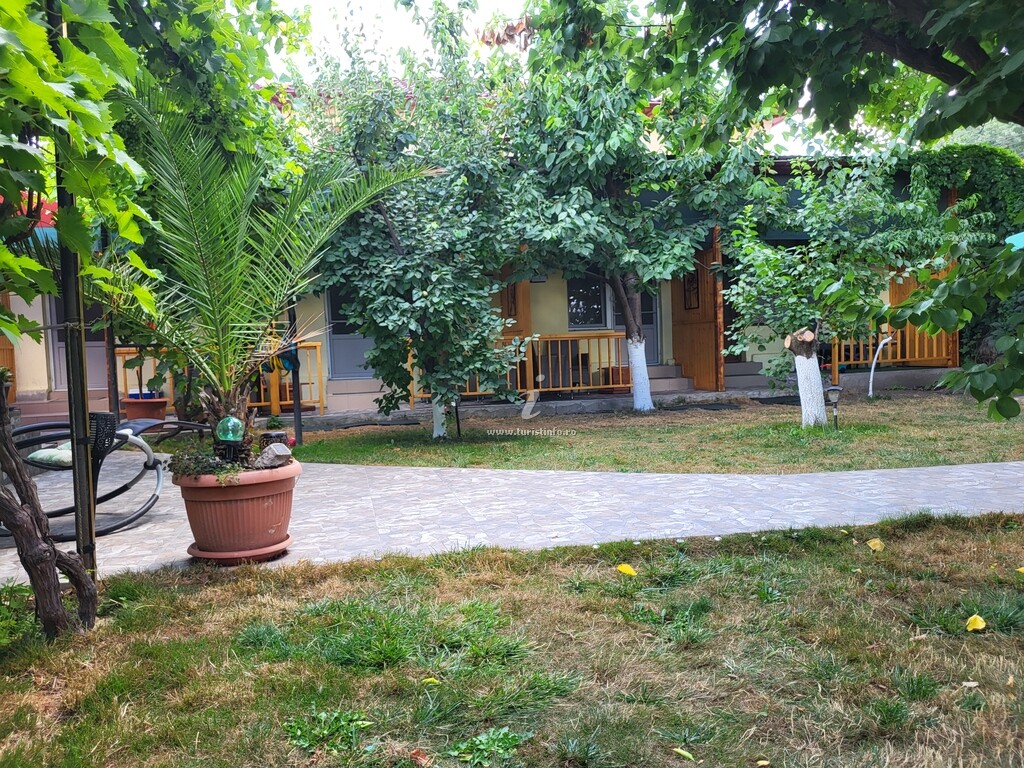 Camere de închiriat La Uta