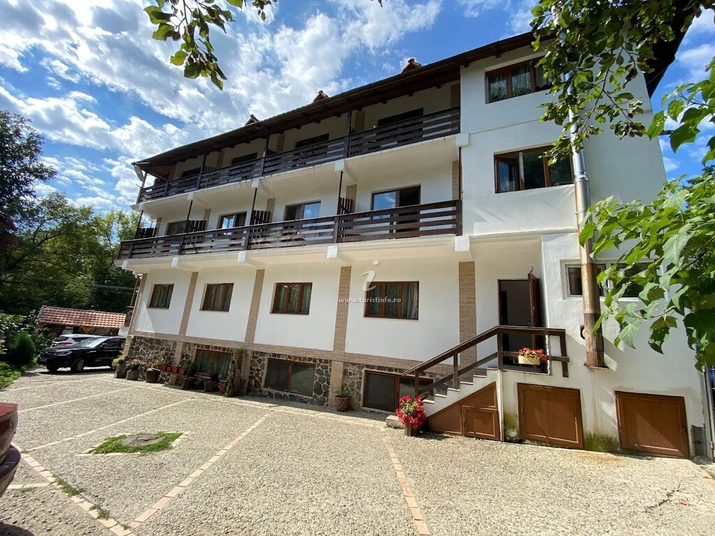 Camere de închiriat Mădălina
