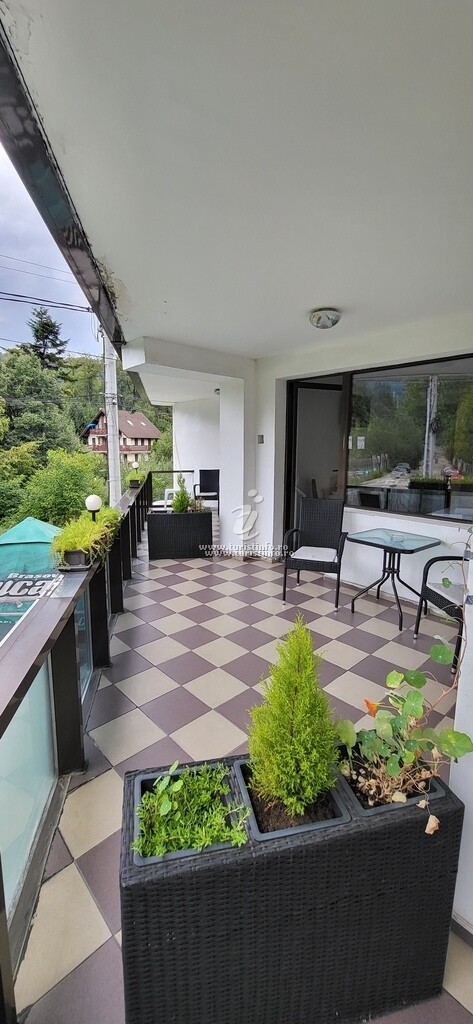 M7 Villa Bed & Bistro