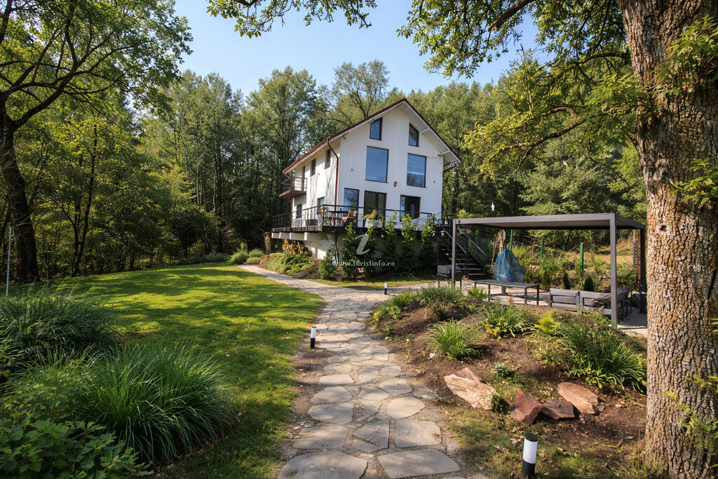 Casa de vacanță Forest House