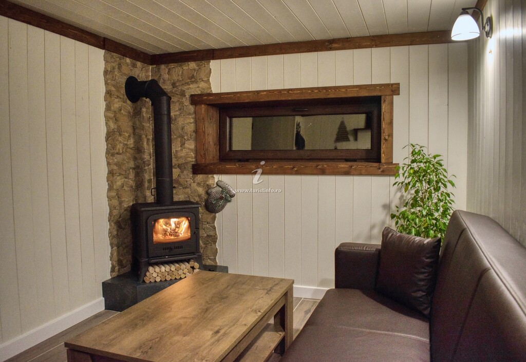 Pensiunea Valmont Lodge