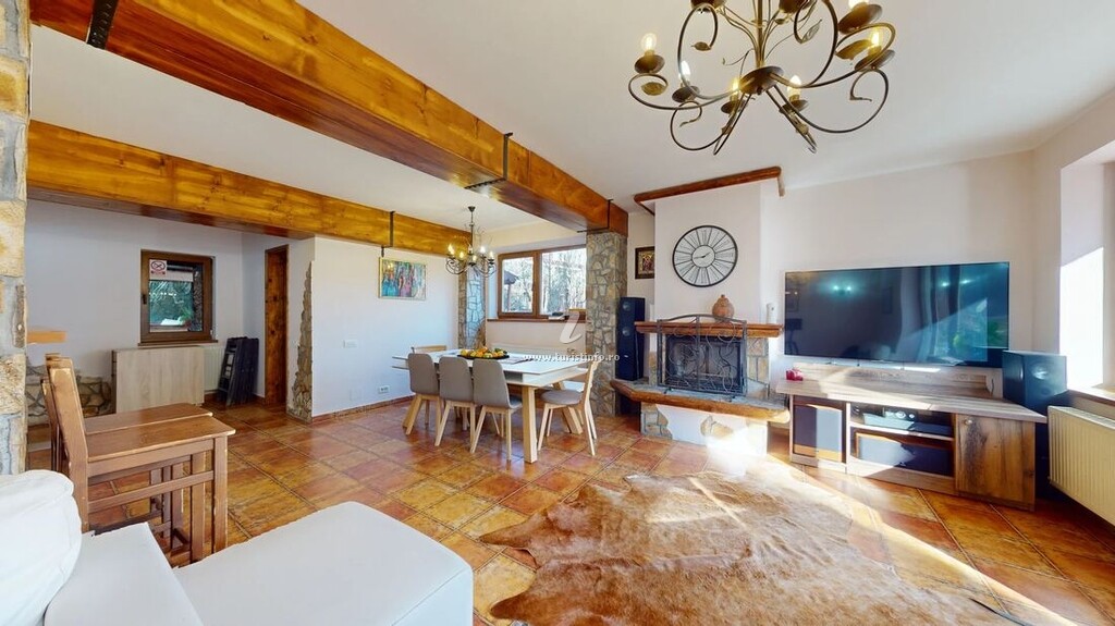 Iris Chalet