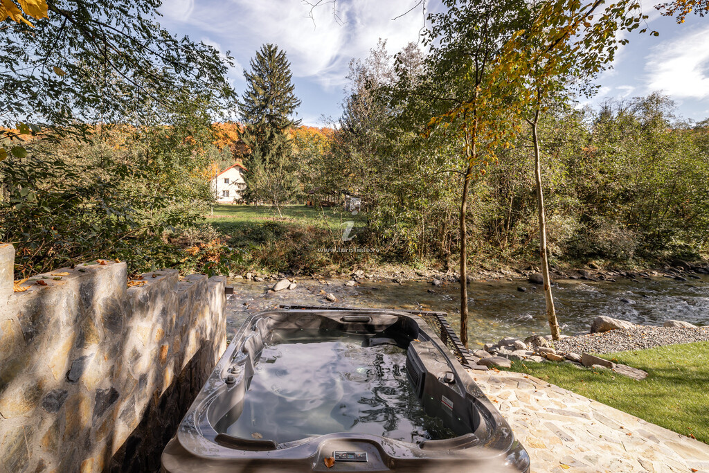River Escape Retreat & Spa