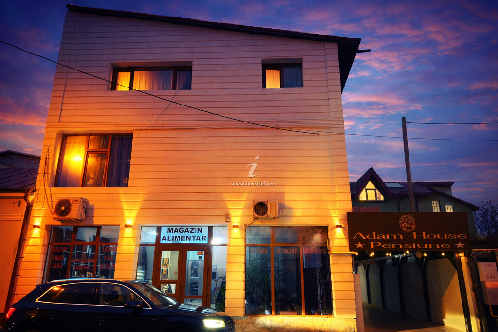 Pensiunea Adam House