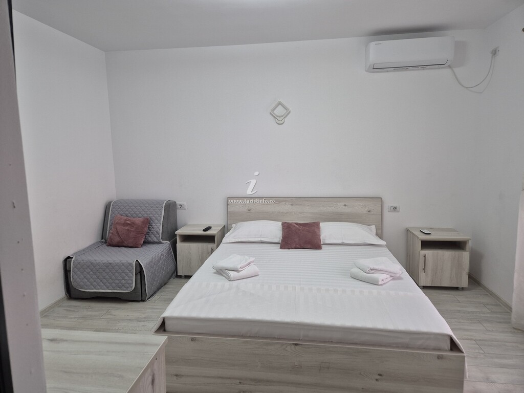 Camere de închiriat Casa cu Barcă