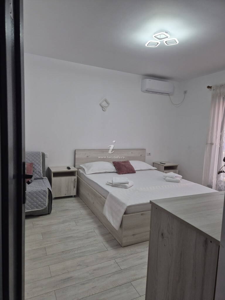 Camere de închiriat Casa cu Barcă