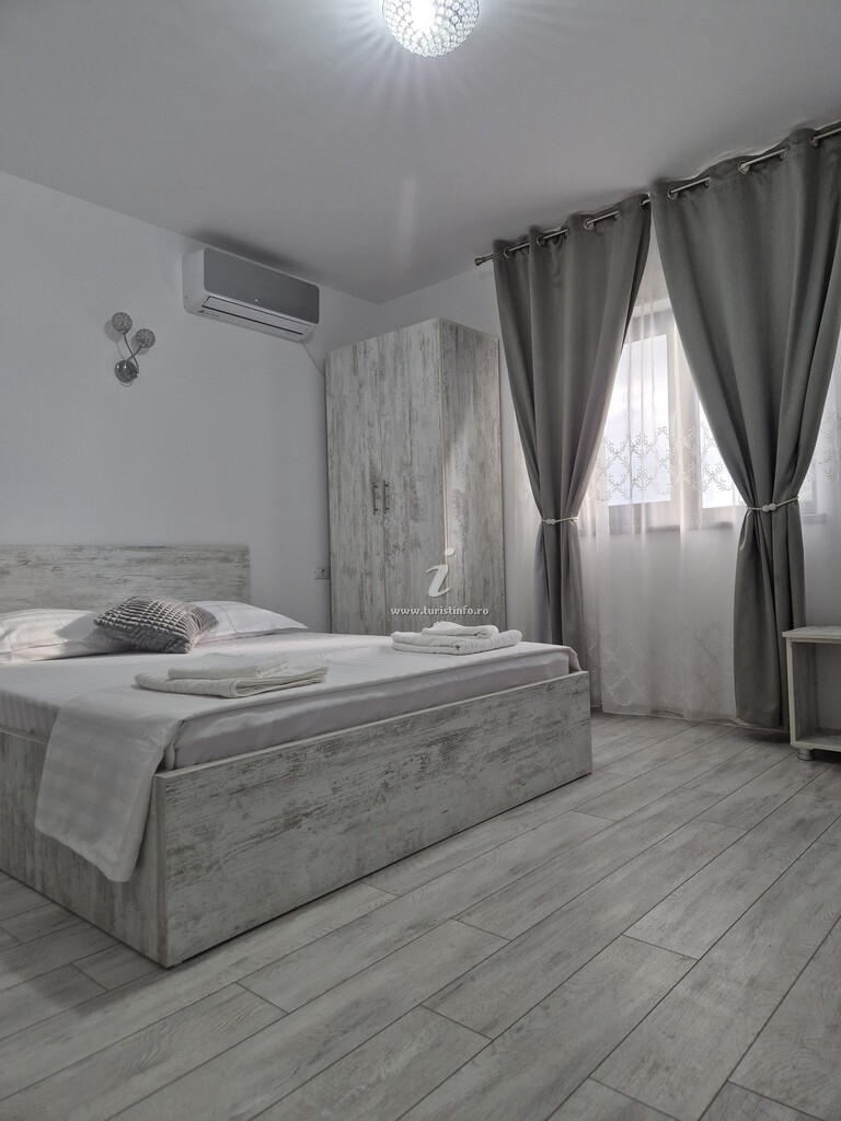 Camere de închiriat Casa cu Barcă