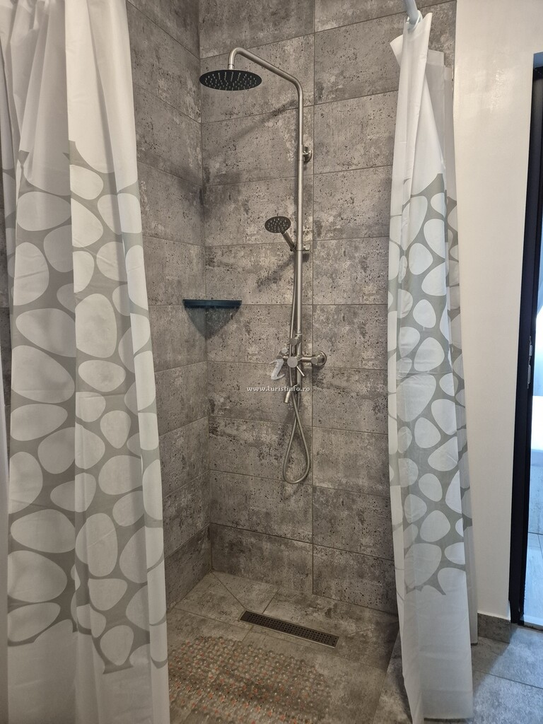 Camere de închiriat Casa cu Barcă