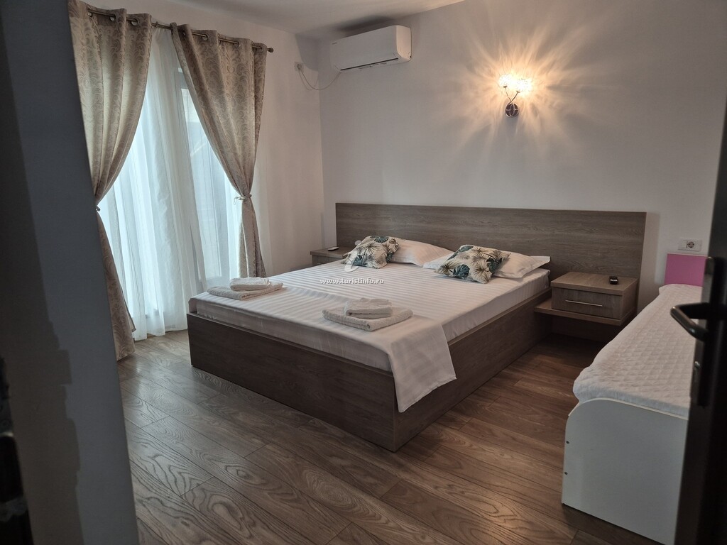 Camere de închiriat Casa cu Barcă