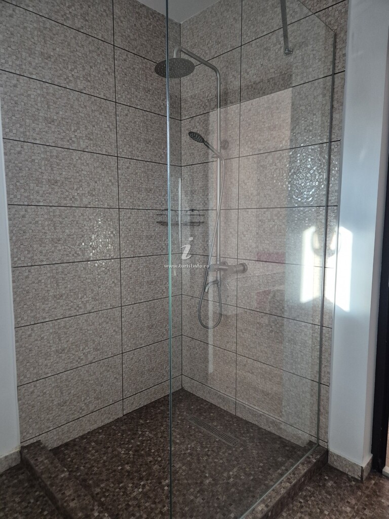 Camere de închiriat Casa cu Barcă