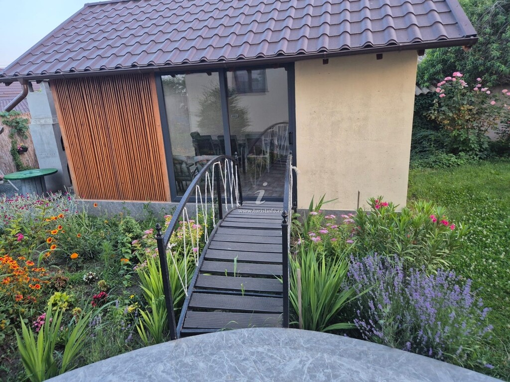 Camere de închiriat Casa cu Barcă