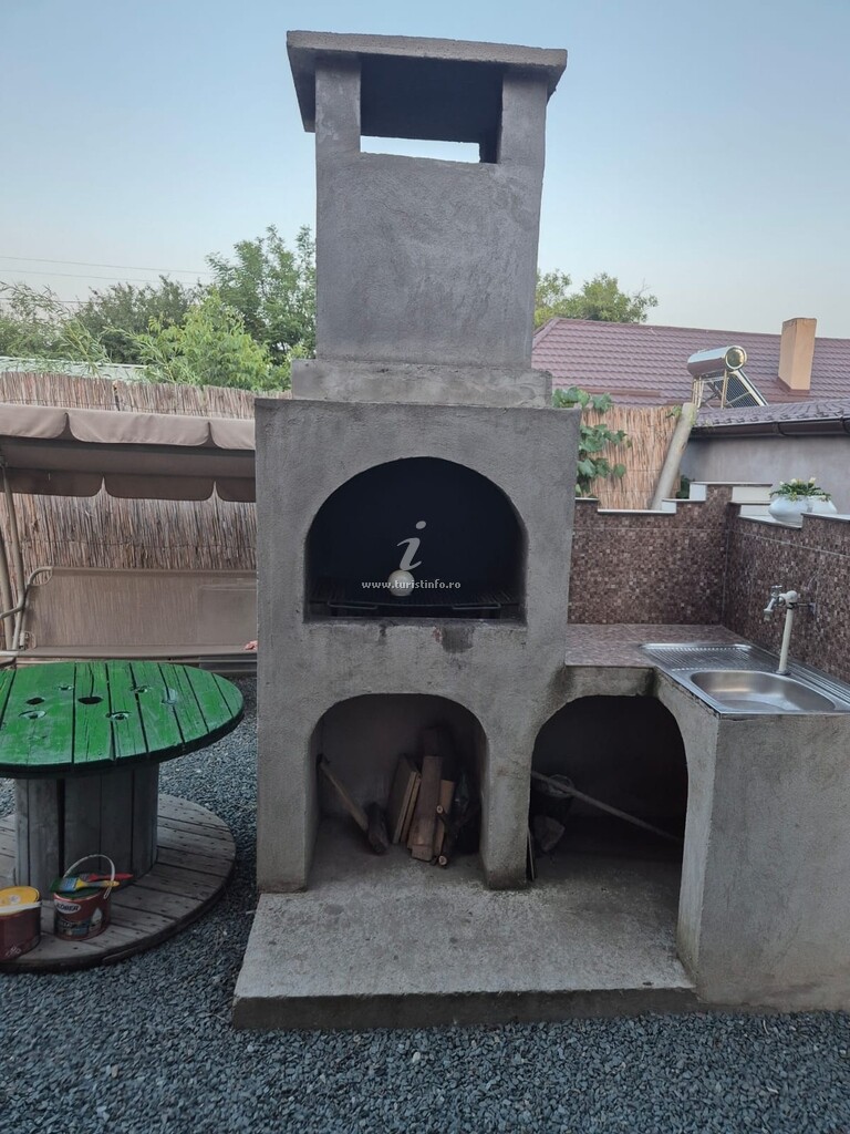 Camere de închiriat Casa cu Barcă