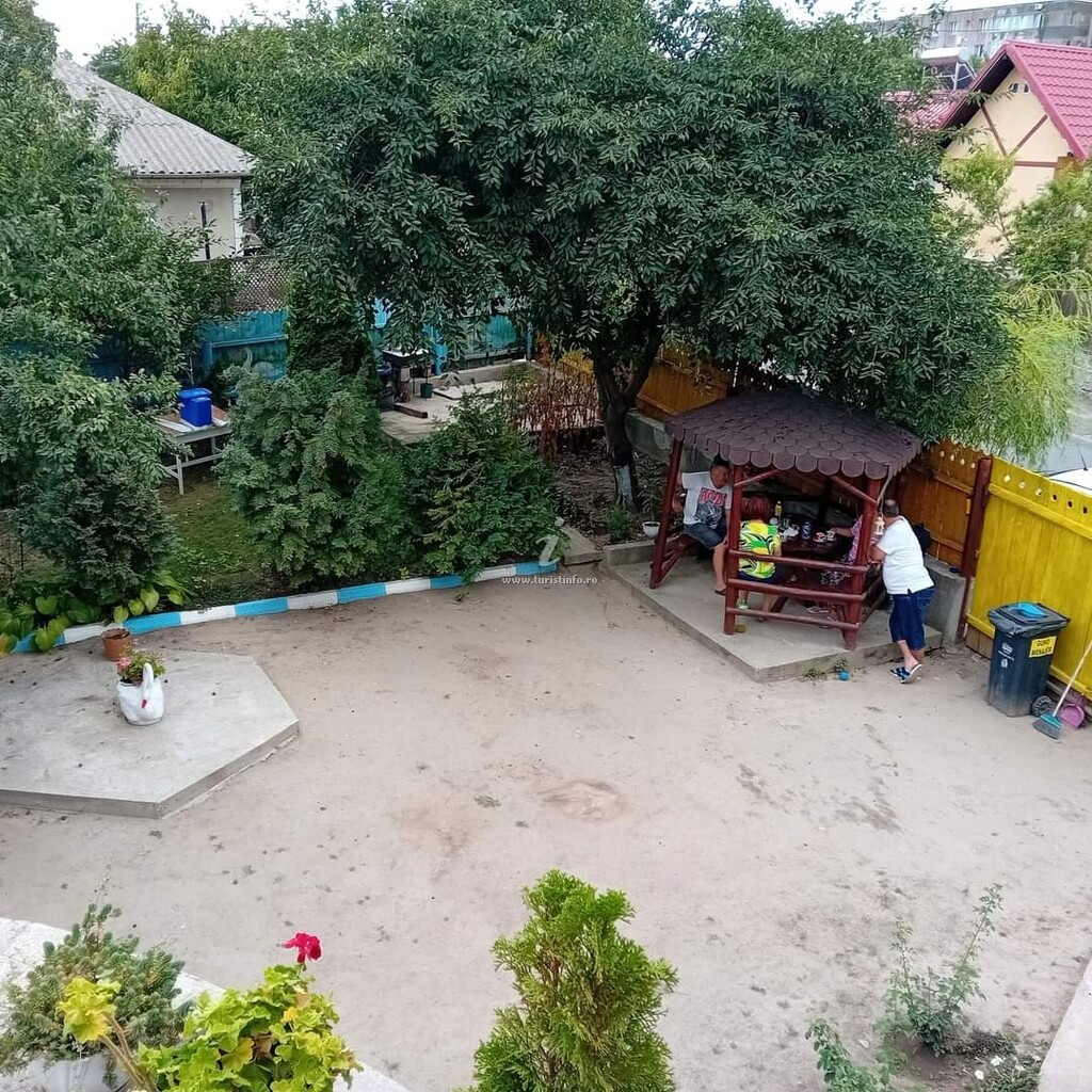 Camere de închiriat Antonia