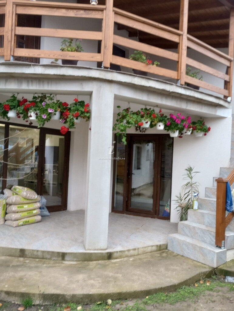 Camere de închiriat Antonia