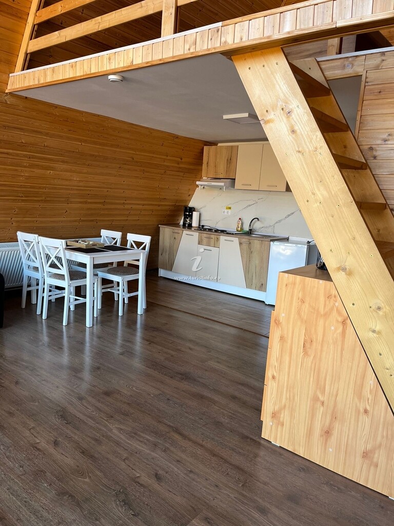 Căsuțe tip camping La Triunghiuri