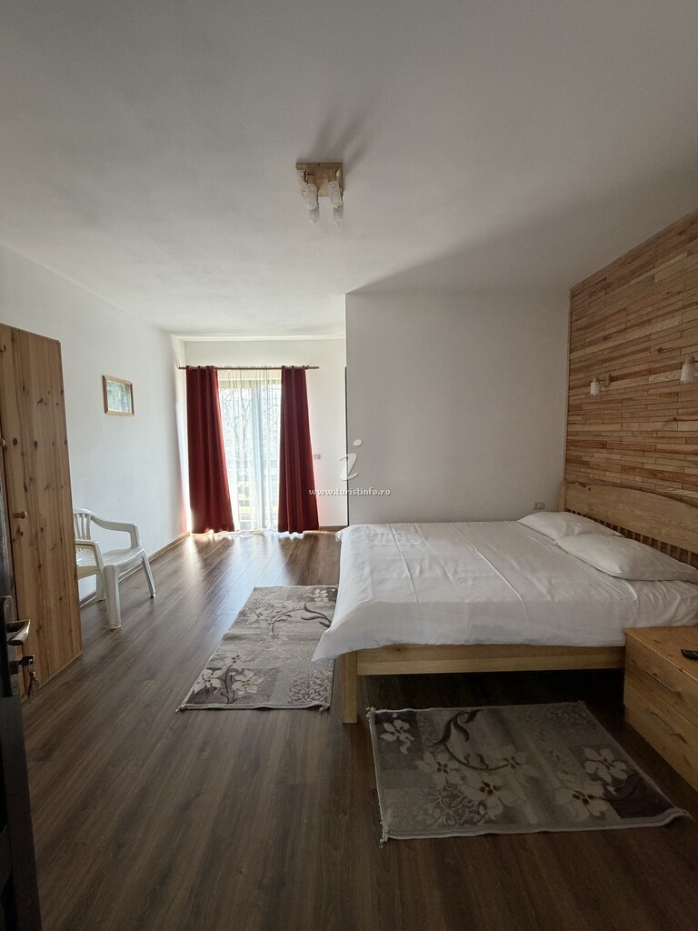 Camere de închiriat Casa Flavis