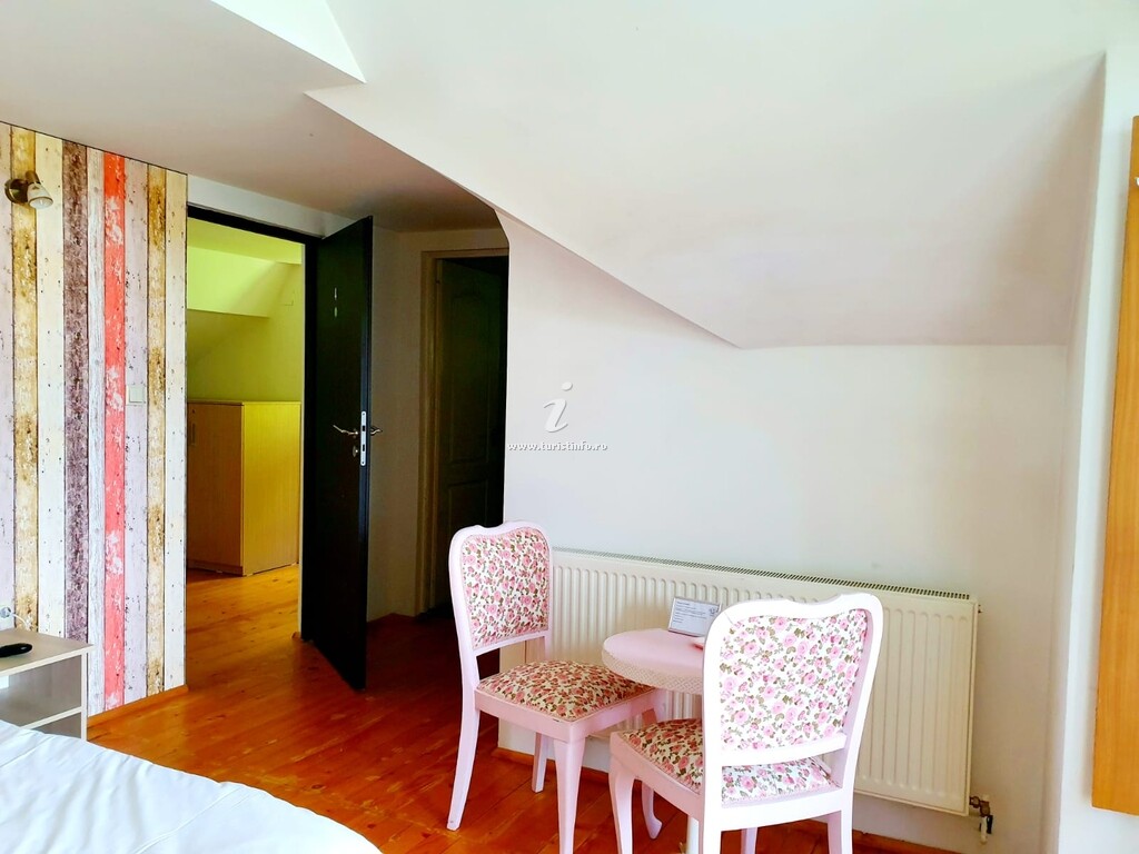 Camere de închiriat Casa Teodor