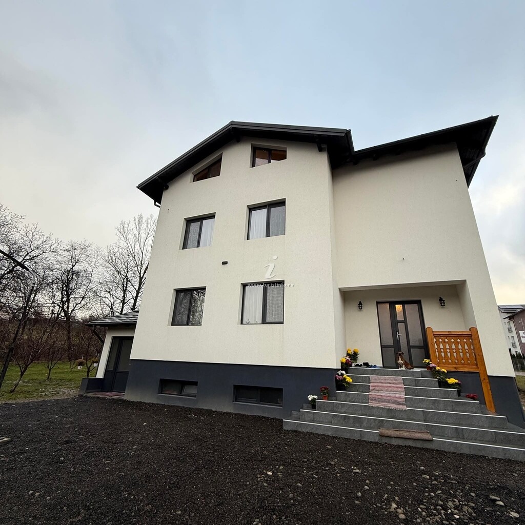 Pensiunea Livadă cu trei Inimi