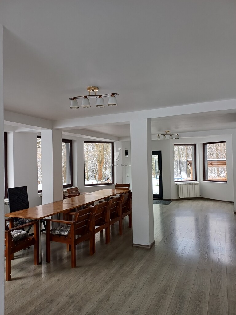 Casa de vacanță la Poalele Bucegilor