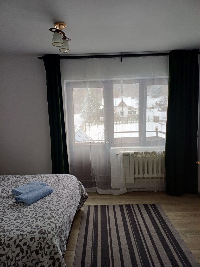Casa de vacanță la Poalele Bucegilor