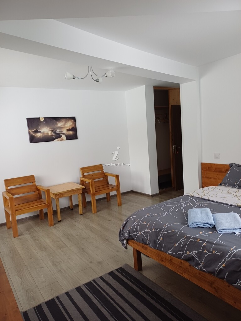 Casa de vacanță la Poalele Bucegilor
