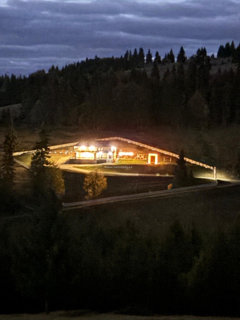 Tihuța Village