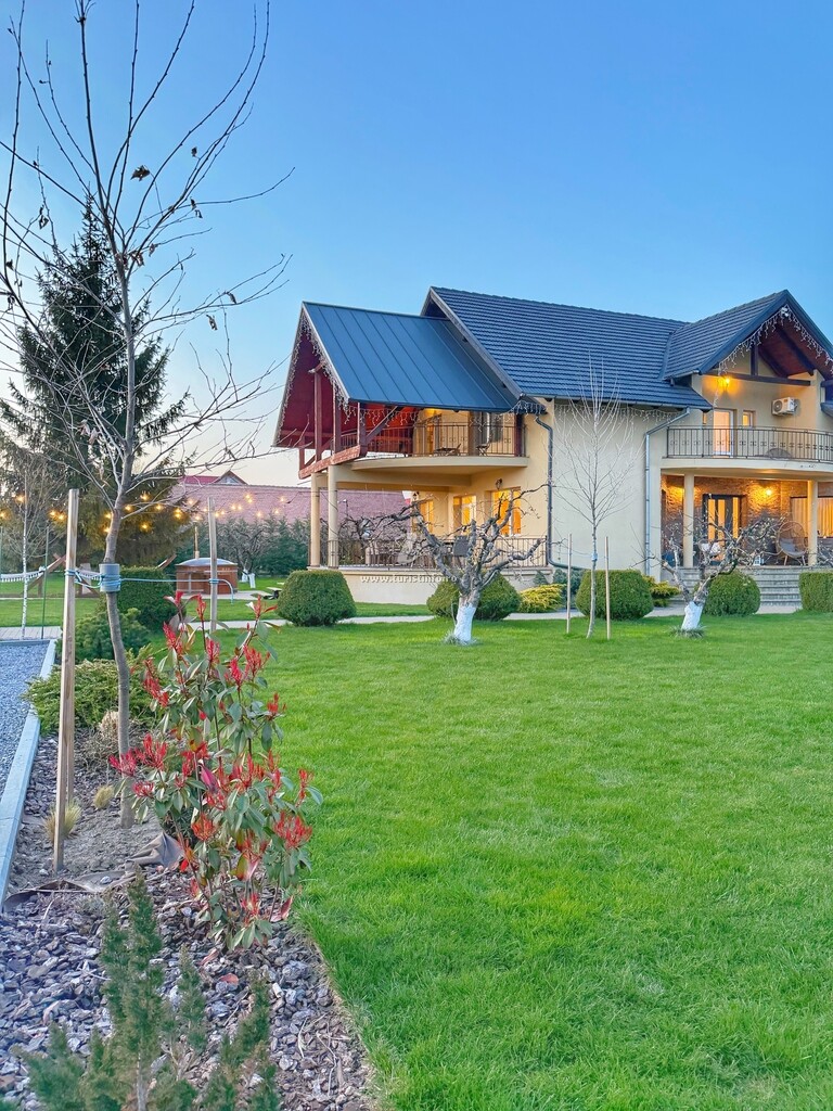 Pensiunea Orchard Villa