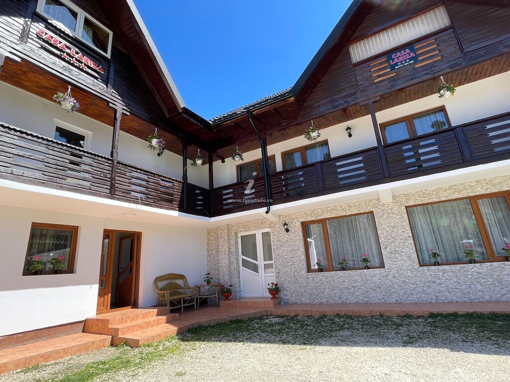 Casa Larisa