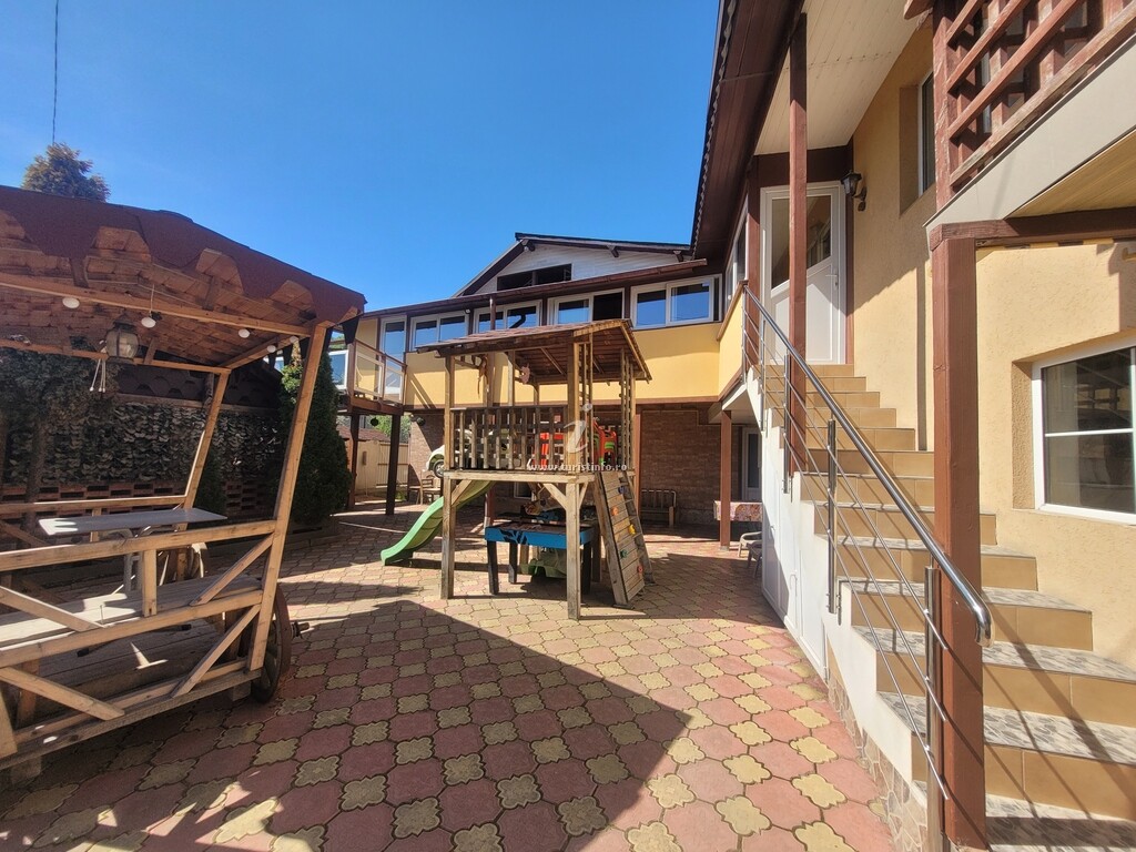 Casa Leo și Georgiana