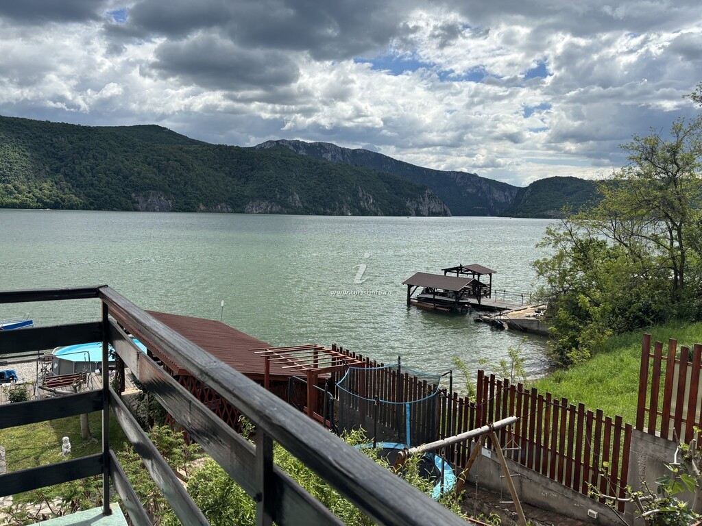 Camere de închiriat Casa Ana Serena